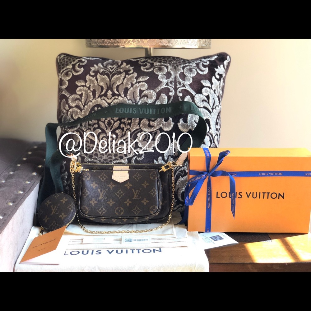 SOLD! NEW Louis Vuitton Multi Pochette Khaki 😍